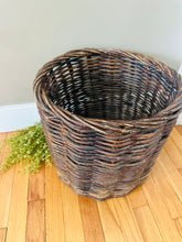 Load image into Gallery viewer, Huge Basket
