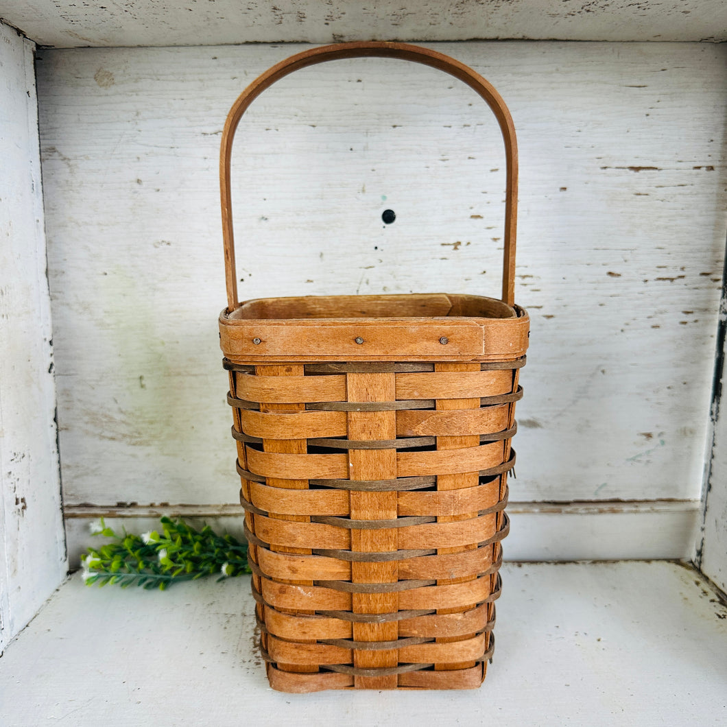 1989 Longaberger Basket with Green Detail