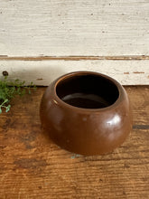 Load image into Gallery viewer, Brown Pottery Bowl
