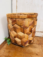 Load image into Gallery viewer, Planter Basket C

